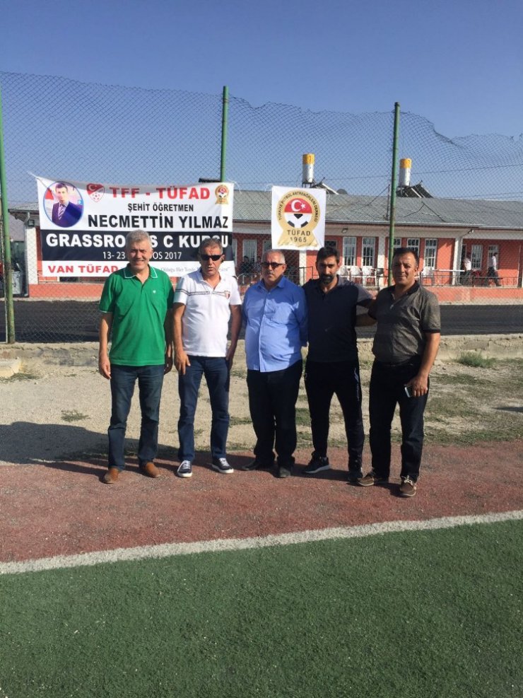 Van’da düzenlenen "Grassroots C futbol antrenörlük kursu" devam ediyor