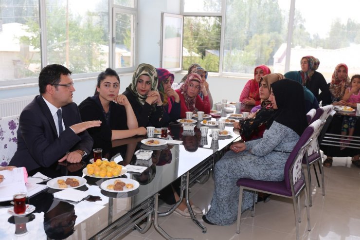 Kaymakam Doğramacı kursiyerlerle bir araya geldi