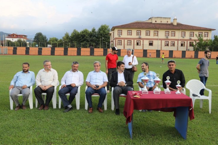 Yaz kuran kursu futbol final maçında Pazarköy şampiyon oldu