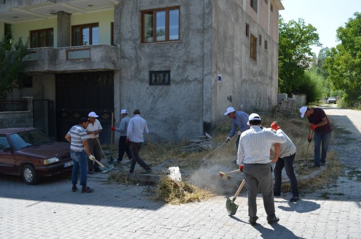 Belediye ekiplerinden hummalı çalışma