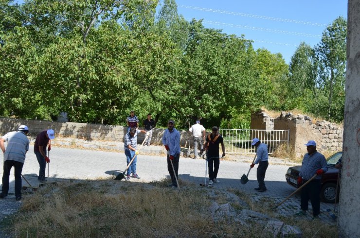 Belediye ekiplerinden hummalı çalışma