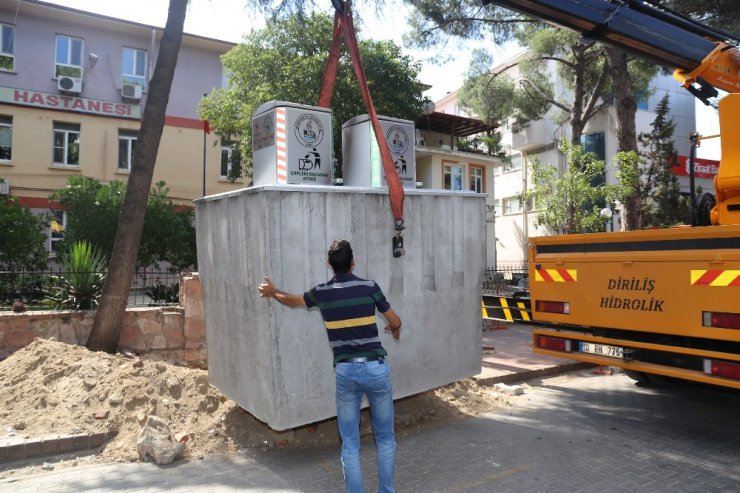 Burhaniye’de çöp konteynerleri yer altına indi