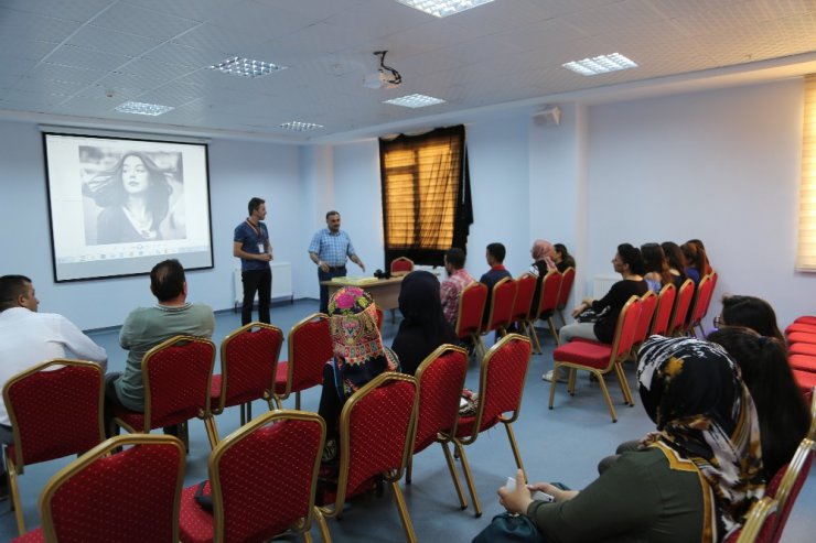 Başkan Cabbar’dan fotoğraf kursuna ziyaret