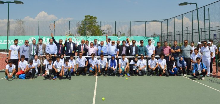 Erzurum’da sporda yeni bir heyecan: Doğu Tenis ligi başladı