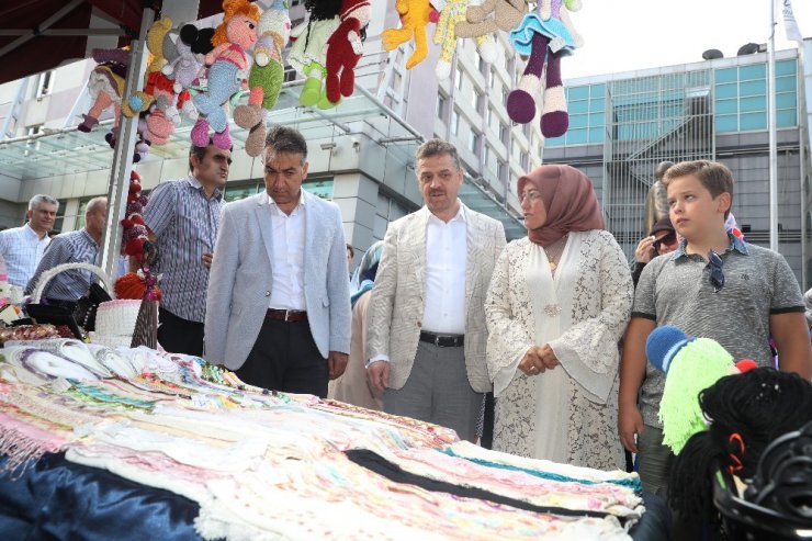 Kurban Bayramı öncesi yetimlere yardım için hayır festivali düzenlendi