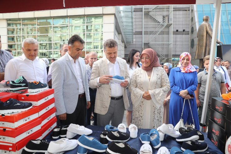 Kurban Bayramı öncesi yetimlere yardım için hayır festivali düzenlendi