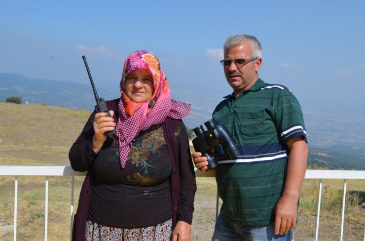 Hayatlarını orman gözetlemeye adadılar