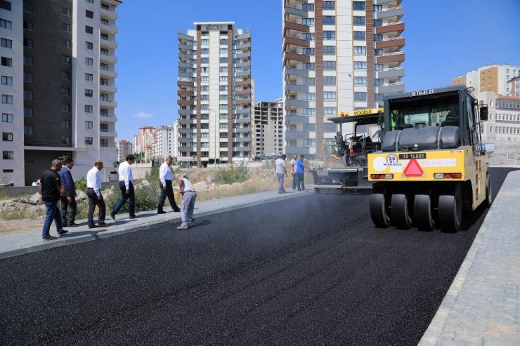 Talas’ta asfalt çalışmalarında yoğun mesai