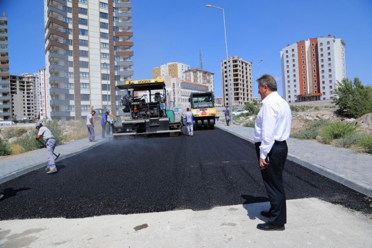 Talas’ta asfalt çalışmalarında yoğun mesai