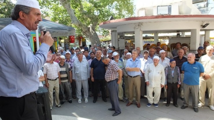 Burhaniye’de hacı adayları uğurlandı