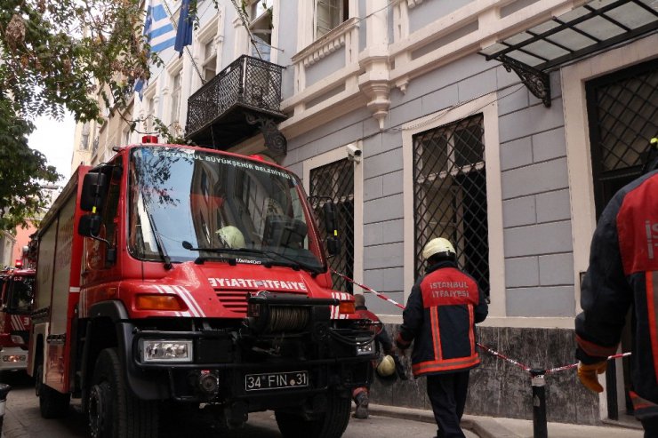 Yunanistan’ın İstanbul Başkonsolosluğu’nda yangın paniği