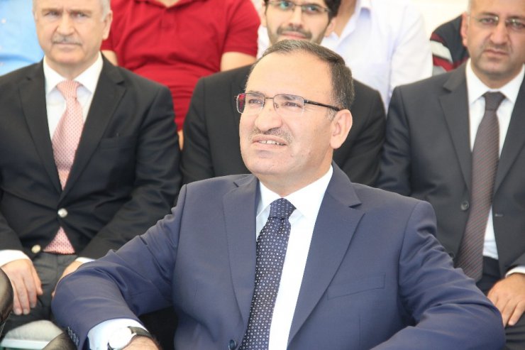 Bekir Bozdağ: "Kılıçdaroğlu Cumhurbaşkanlığı adaylığına oynuyor"