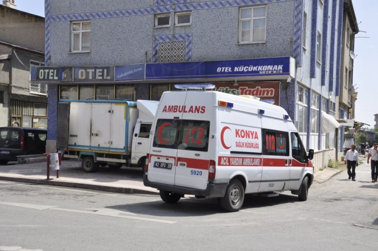 Otel odasında ölü bulundu