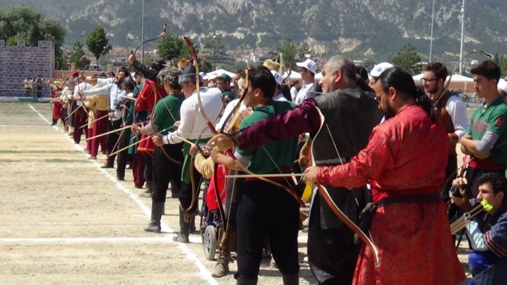 Kütahya Geleneksel Germiyan Türk Oyunları Festivali başladı