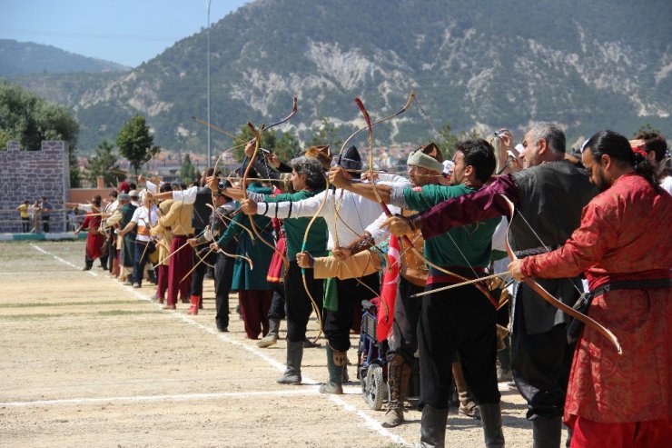 Kütahya Geleneksel Germiyan Türk Oyunları Festivali başladı