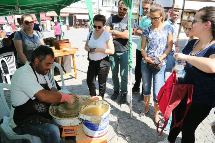 Ateşin toprakla dansı devam ediyor