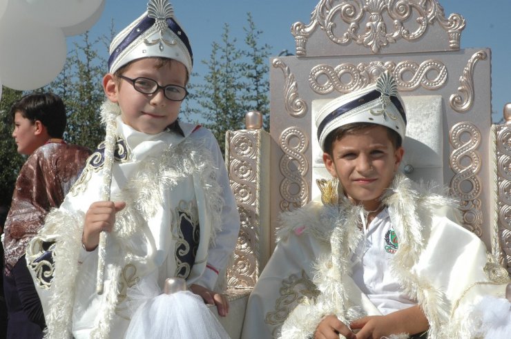 Tuşba Belediyesinden sünnet şöleni