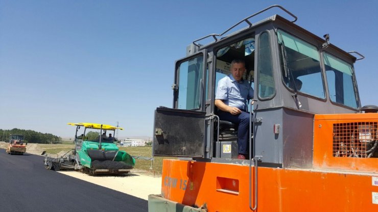 Sarıcakaya duble yolu için ilk asfalt döküldü