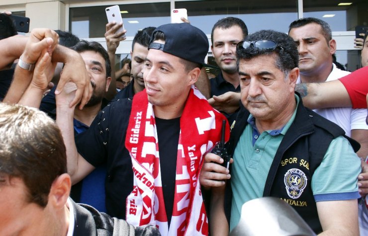 Antalyaspor’dan Nasri’ye coşkulu karşılama