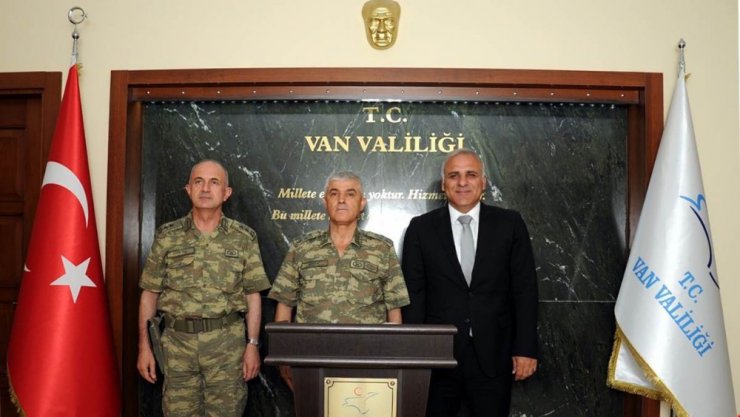 Korgeneral Çetin’den Vali Zorluoğlu’na veda ziyareti