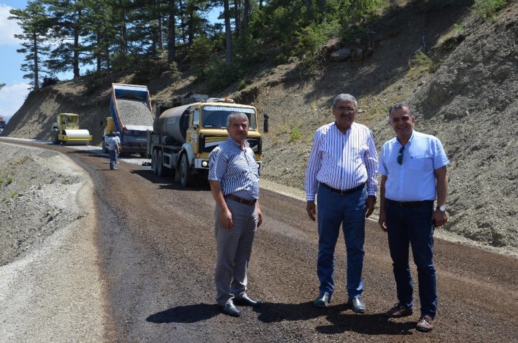 Büyükşehirin yayla yoları asfaltlama çalışmaları