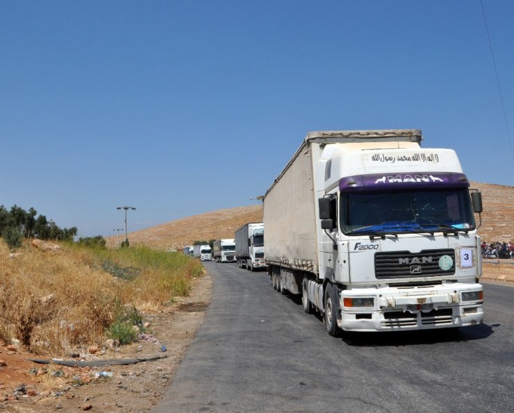 BM’nin 14 yardım tırı Suriye’ye geçti