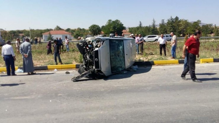 Devrilen araçta bulunan yolcu hayatını kaybetti