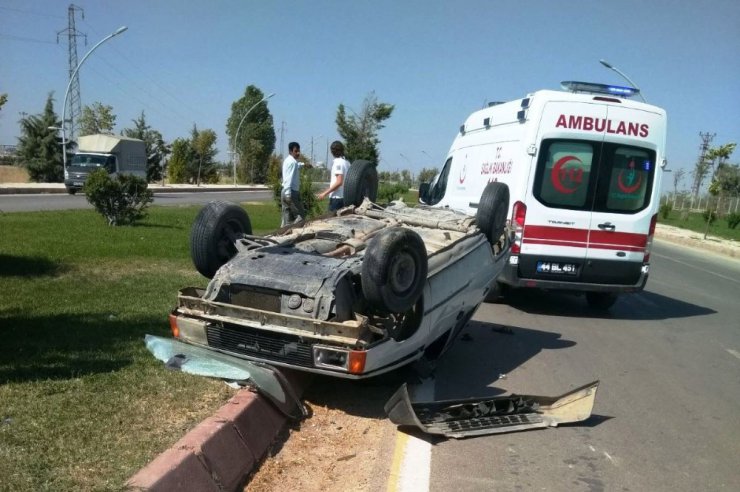 Suriyeli ailenin bulunduğu araç kaza yaptı: 4 yaralı