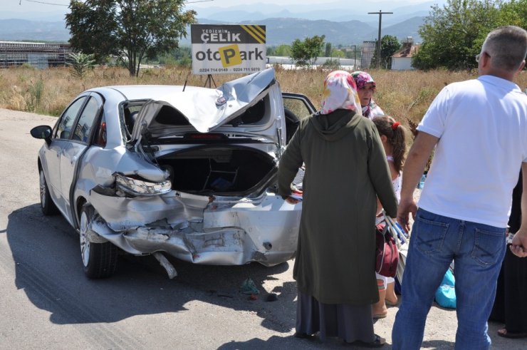 Düğün yolunda kaza: 3 yaralı