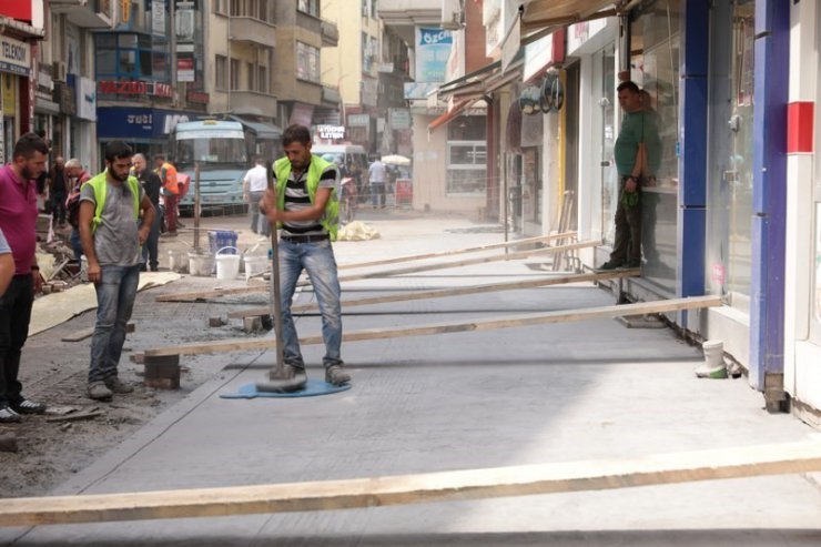 Fatsa’da baskı beton kaldırım ve yol çalışmaları