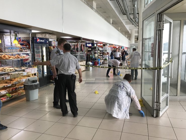 Sakarya Büyükşehir Terminalinde silahlı kavga: 1 yaralı