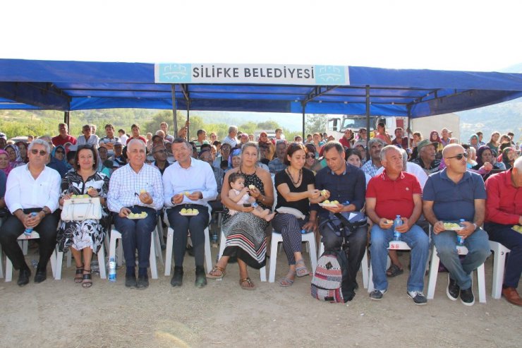 Silifke’de Nuru Mahallesi incir ve fıstık festivali yapıldı