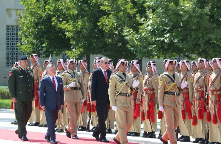 Cumhurbaşkanı Erdoğan, Ürdün’de resmi törenle karşılandı