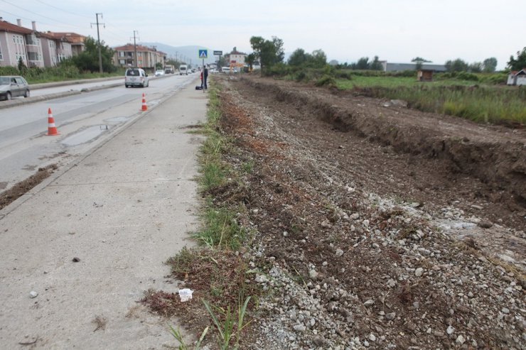 Yazlık ile Kipa Kavşağı arasında yol çalışmalarına başlanıldı