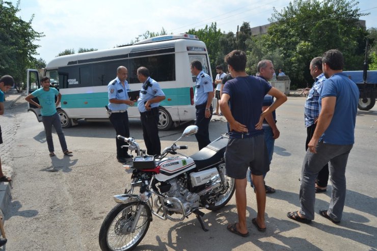 Kozan’da dolmuş ile motosiklet çarpıştı: 1 ölü