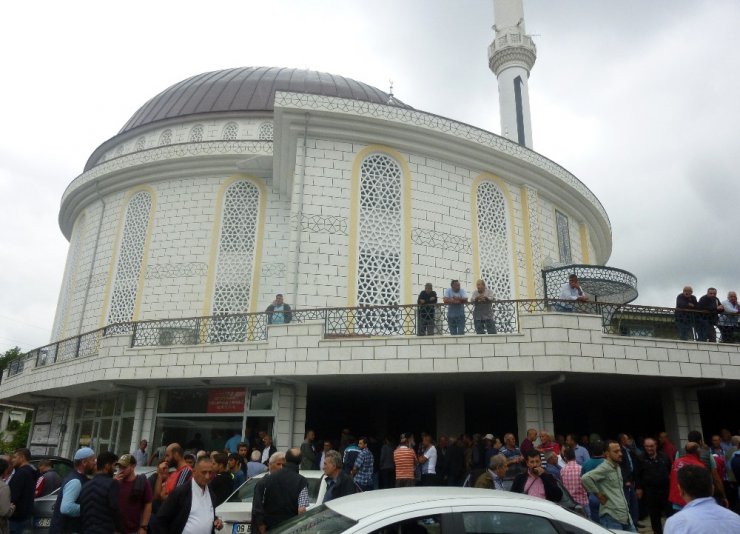 Beykoz’daki kazada ölenler son yolcuğuna uğurlandı