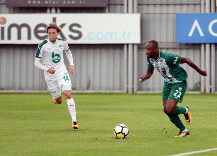 Bursaspor, pilot takımına gol yağdırdı