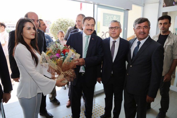 Orman ve Su İşleri Bakanı Prof. Dr. Eroğlu, Niğde Belediyesi’ni ziyaret etti