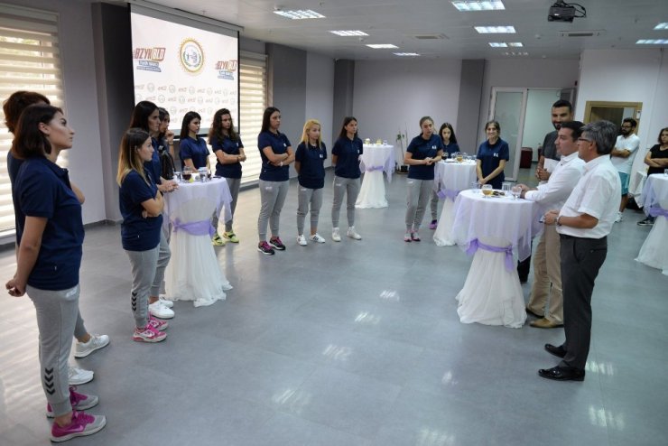 Bozüyük Belediyesi İdman Yurdu Bayan Voleybol Takımı hazırlıklarını sürdüyor