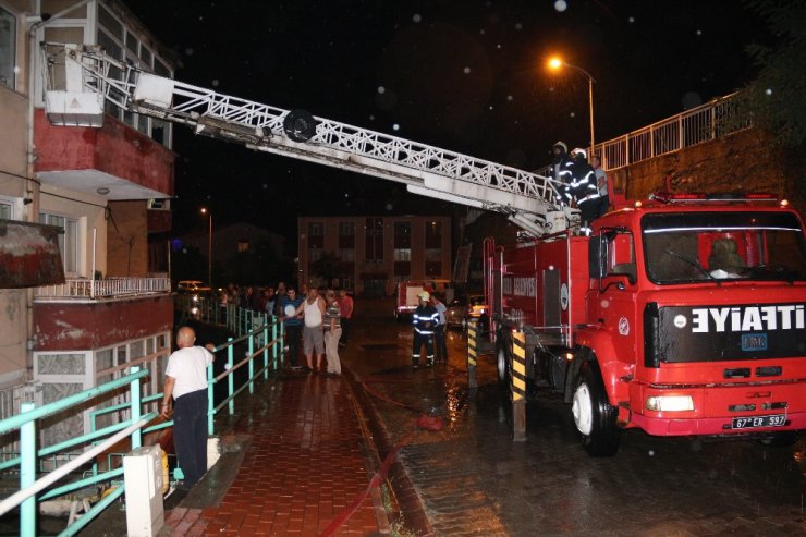 Kozlu itfaiyesinden yangına anında müdahale