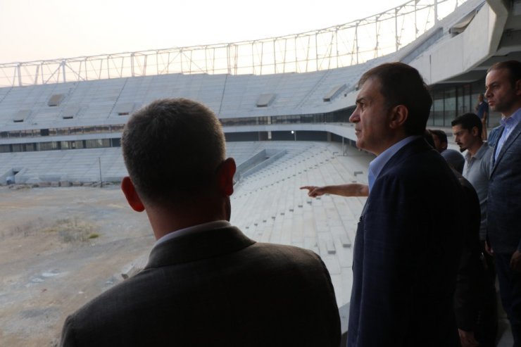 Bakan Çelik Adana Şehir Hastanesi ve Koza Stadyumu’nu inceledi