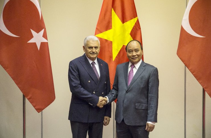 Başbakan Yıldırım, Vietnam’da onuruna verilen akşam yemeğine katıldı