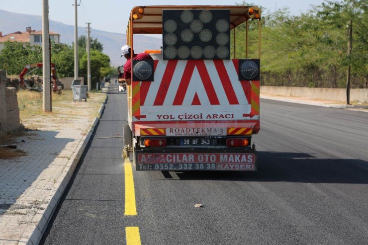 Develi Güney Aşağı Mahallesinde yaya yolu çizgi çalışması