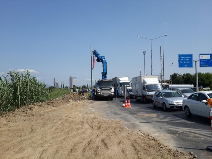 Gediz Kavşağı’na bayram düzenlemesi