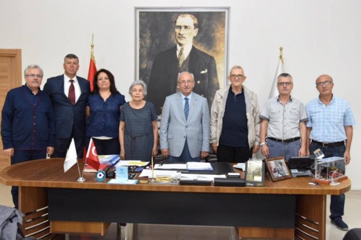 Albayrak Namık Kemal’in torunlarını ağırladı