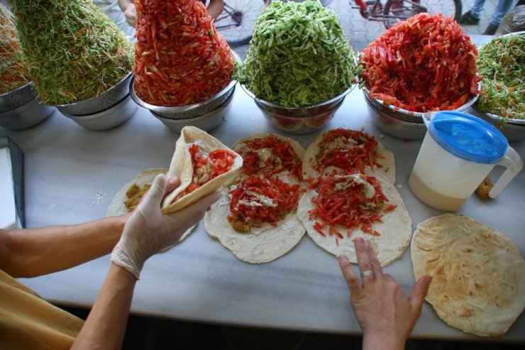 Falafel aşkı yollara taştı