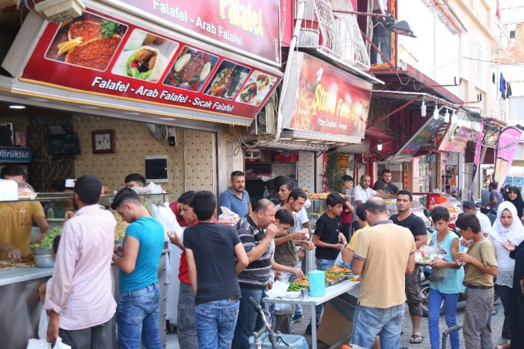 Falafel aşkı yollara taştı