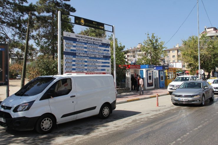 Büyükşehir’den görüntü kirliğinin önüne geçecek çalışma