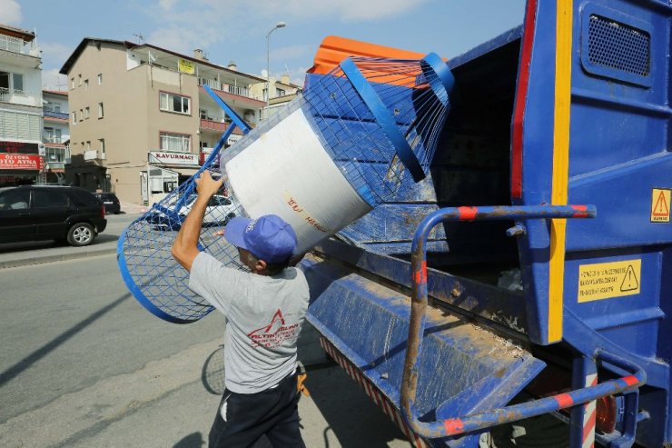 Yenimahalle’ye çipli atık pet şişe toplama kumbarası