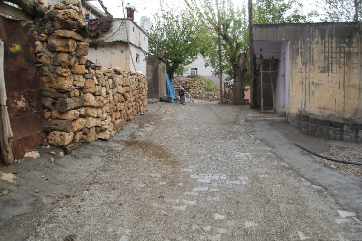 Silvan Belediyesinden kırsal mahallelere yol çalışması